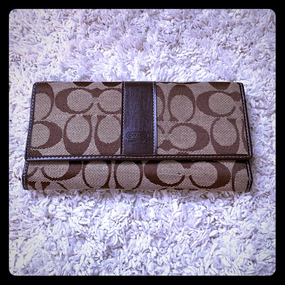 Coach wallet - Picture 1 of 3